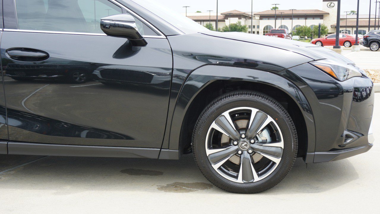 Certified 2026 Lexus UX 300h FWD w/ Accessory Package (2T) image 9