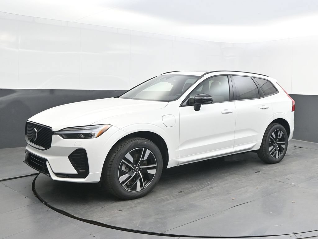 New 2026 Volvo XC60 T8 Core w/ Climate Package