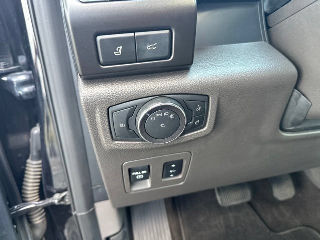 Used 2019 Ford Expedition Limited w/ Equipment Group 301A RWD image 24