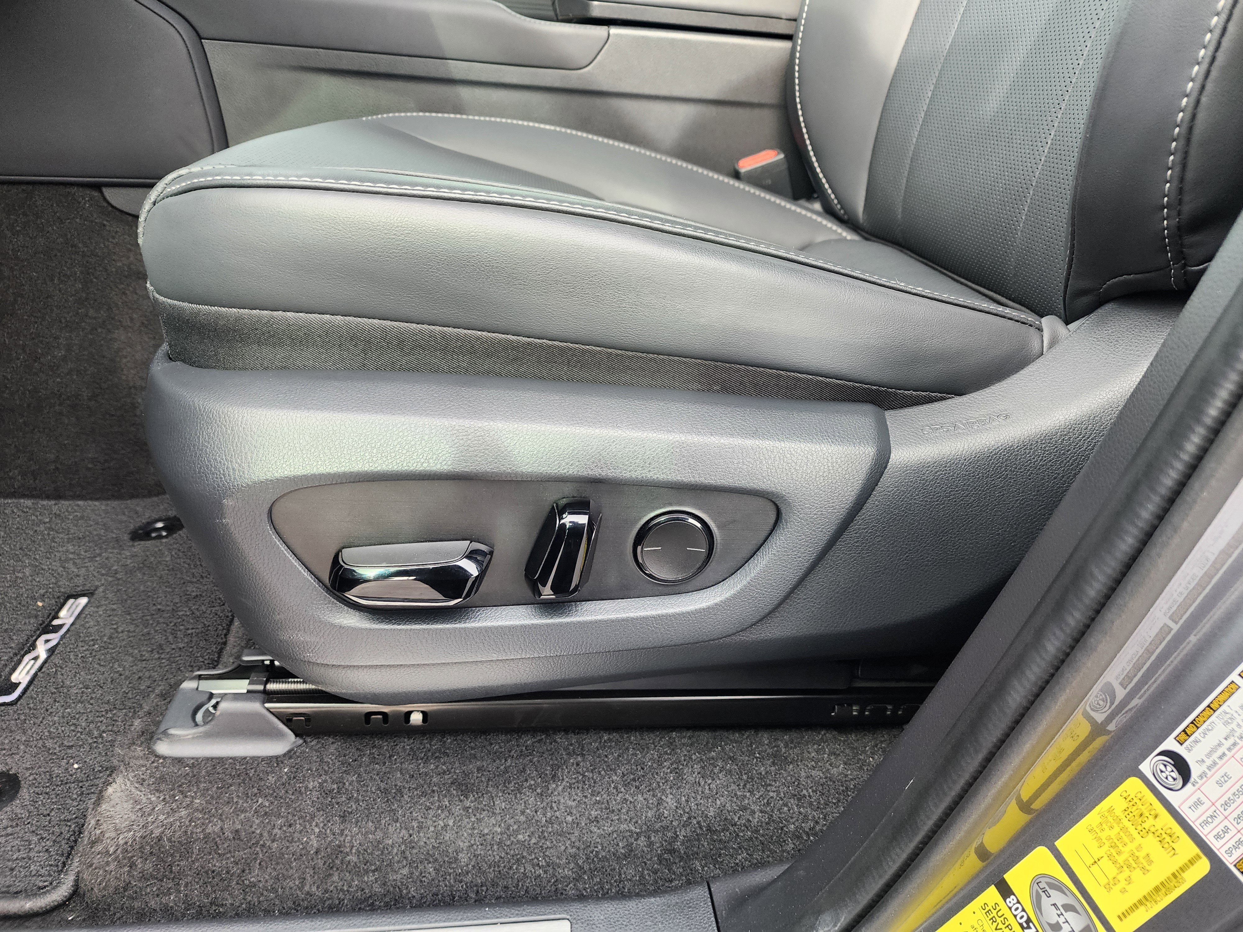 Used 2025 Lexus GX 550 w/ Cold Area Package AWD/4WD image 24