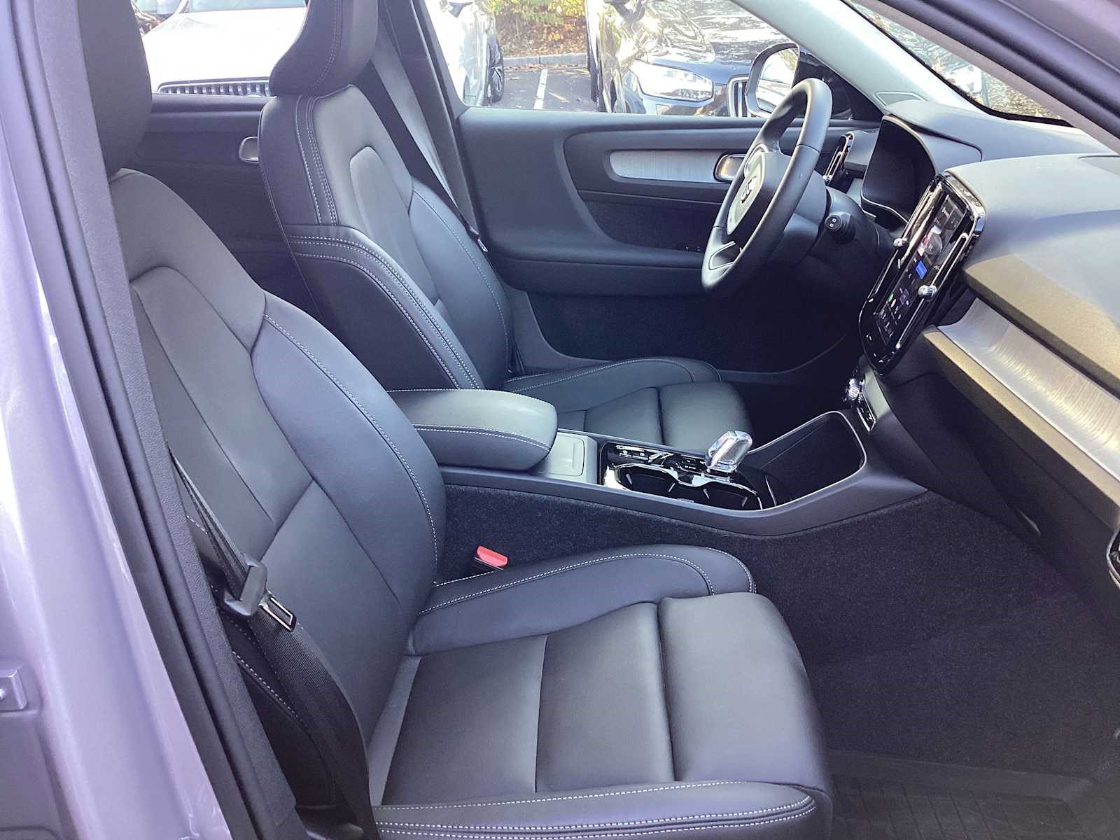 Used 2026 Volvo XC40 B5 Plus w/ Protection Package Premier image 58