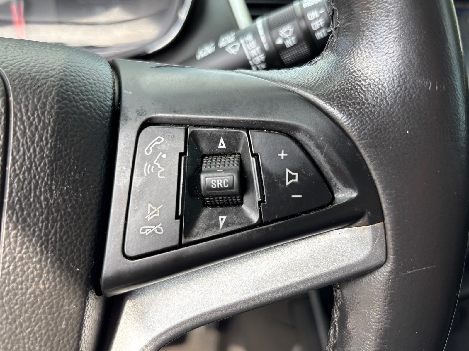 Used 2022 Chevrolet Trax LT w/ LT Convenience Package FWD image 22