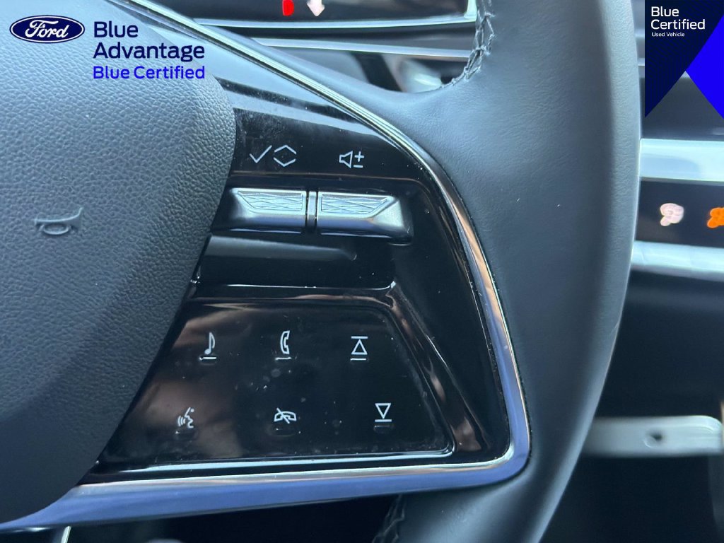 Used 2024 Cadillac Lyriq Tech RWD image 24