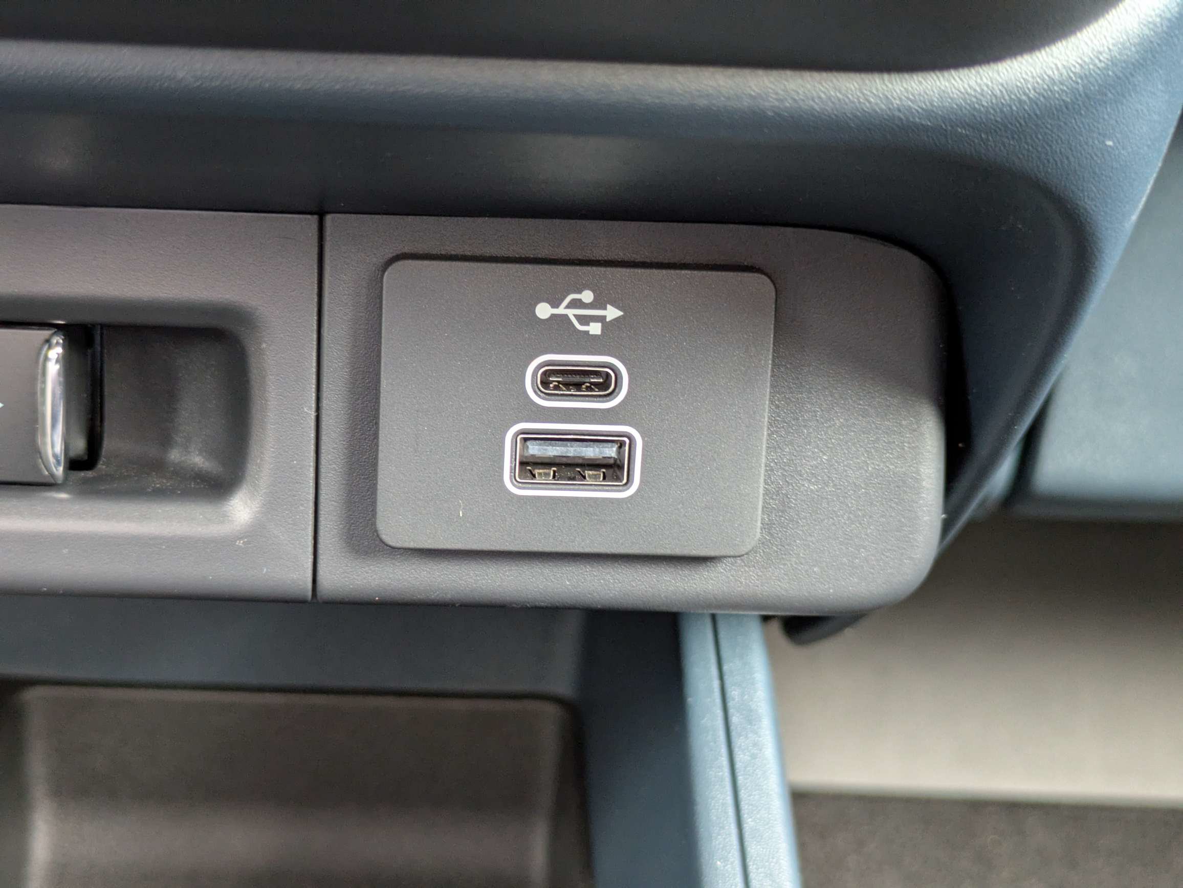 Used 2025 Ford Maverick Lobo AWD/4WD image 27