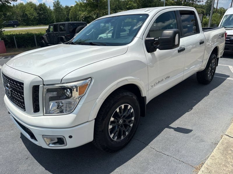 Used 2018 Nissan Titan PRO-4X w/ Pro-4x Convenience Package AWD/4WD image 3