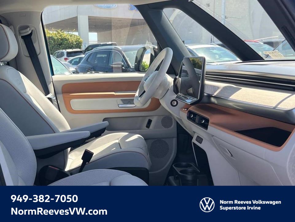 New 2025 Volkswagen ID. Buzz 1st Edition image 32