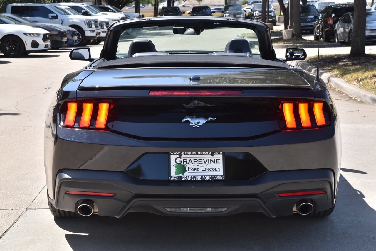 Used 2025 Ford Mustang Premium RWD image 9