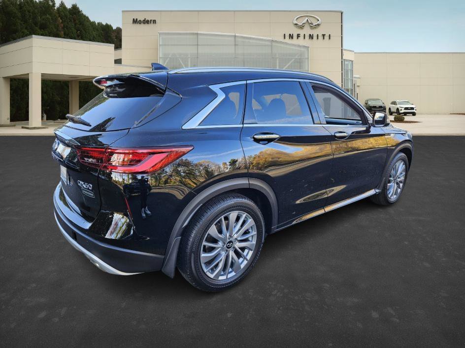 New 2025 INFINITI QX50 Luxe image 5
