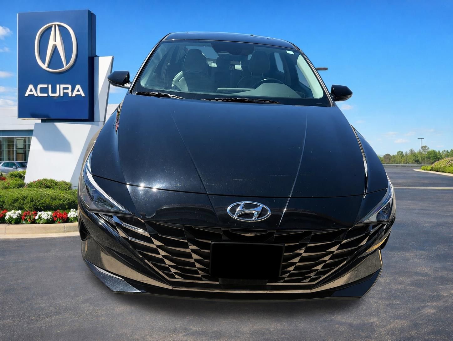 Used 2023 Hyundai Elantra Limited w/ Cargo Package FWD image 9