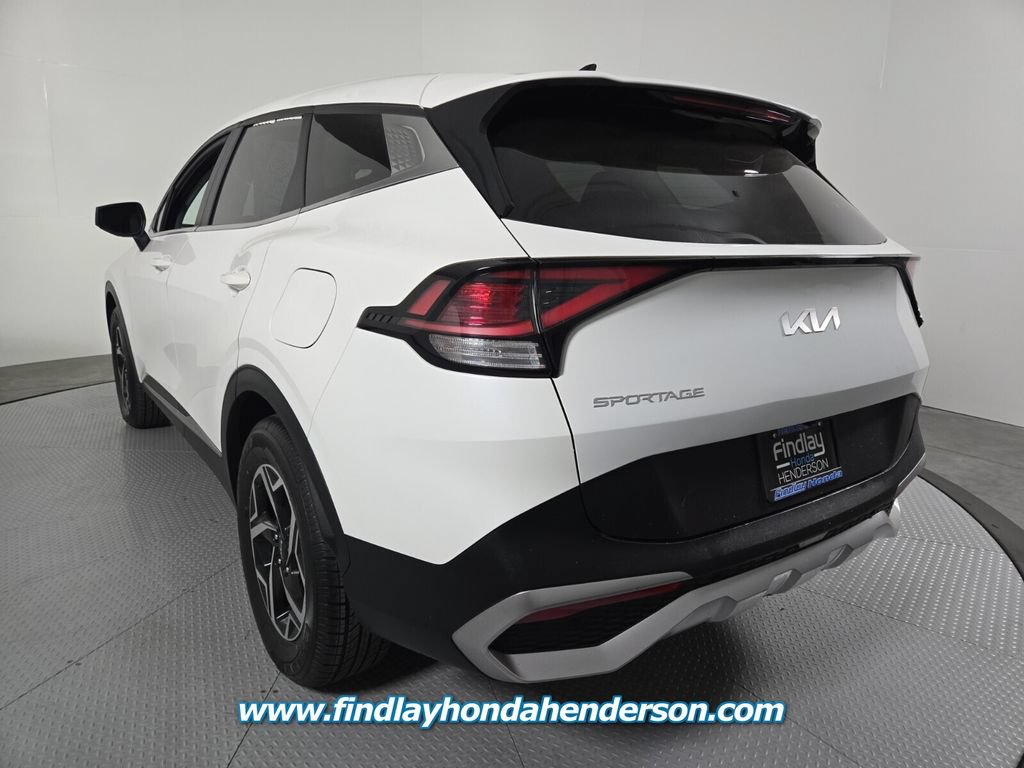 Used 2023 Kia Sportage LX FWD image 4