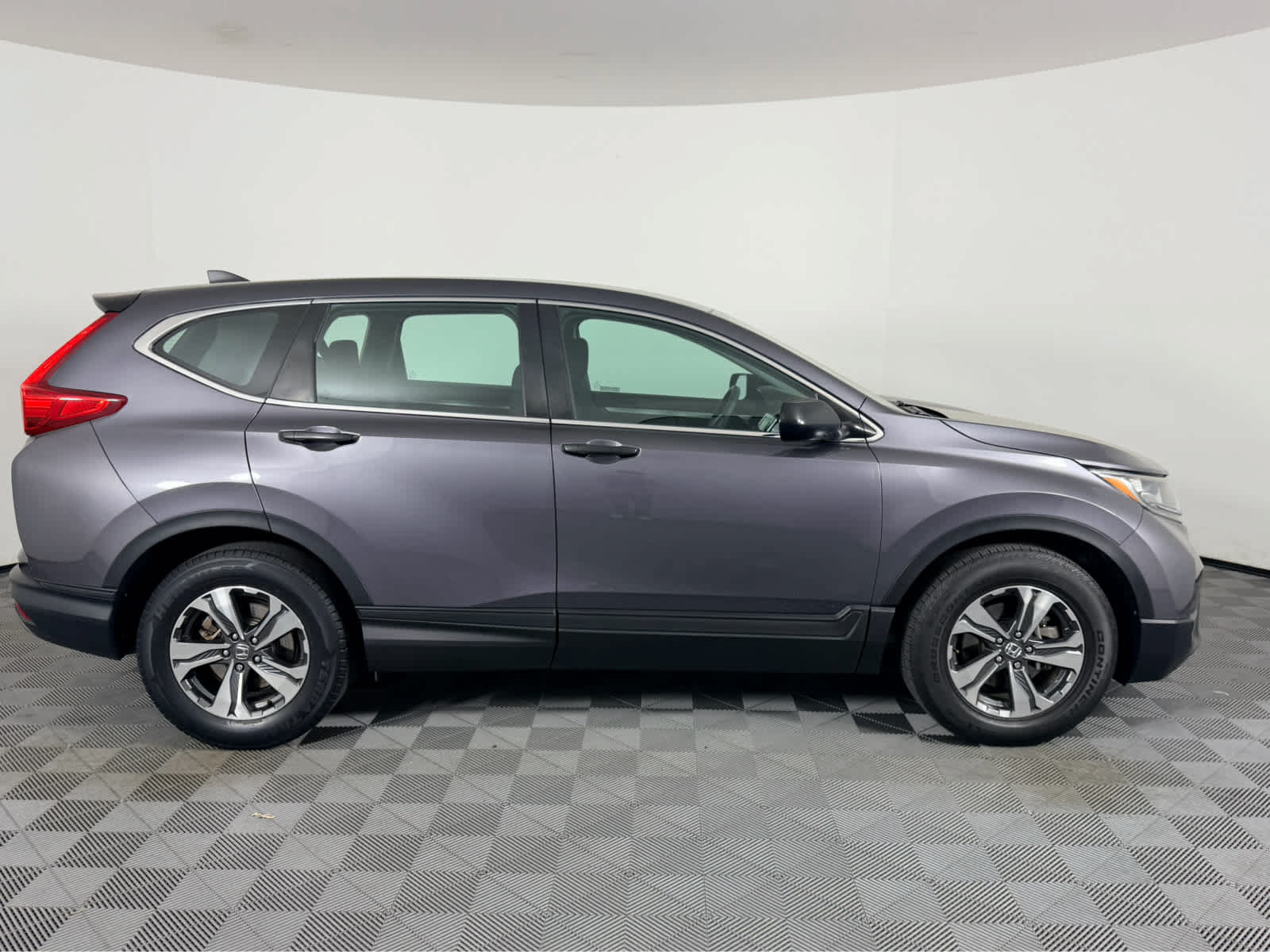 Used 2018 Honda CR-V LX image 2