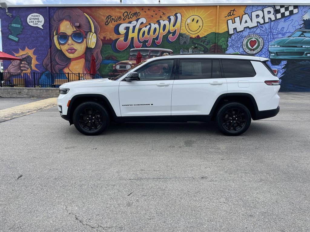 Certified 2025 Jeep Grand Cherokee L Altitude AWD/4WD image 2