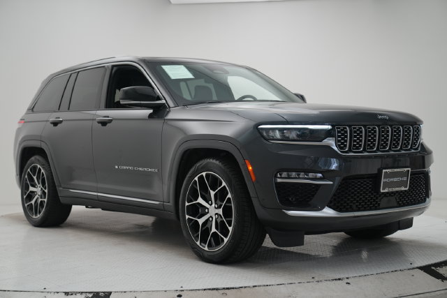 Used 2023 Jeep Grand Cherokee Summit AWD/4WD image 2