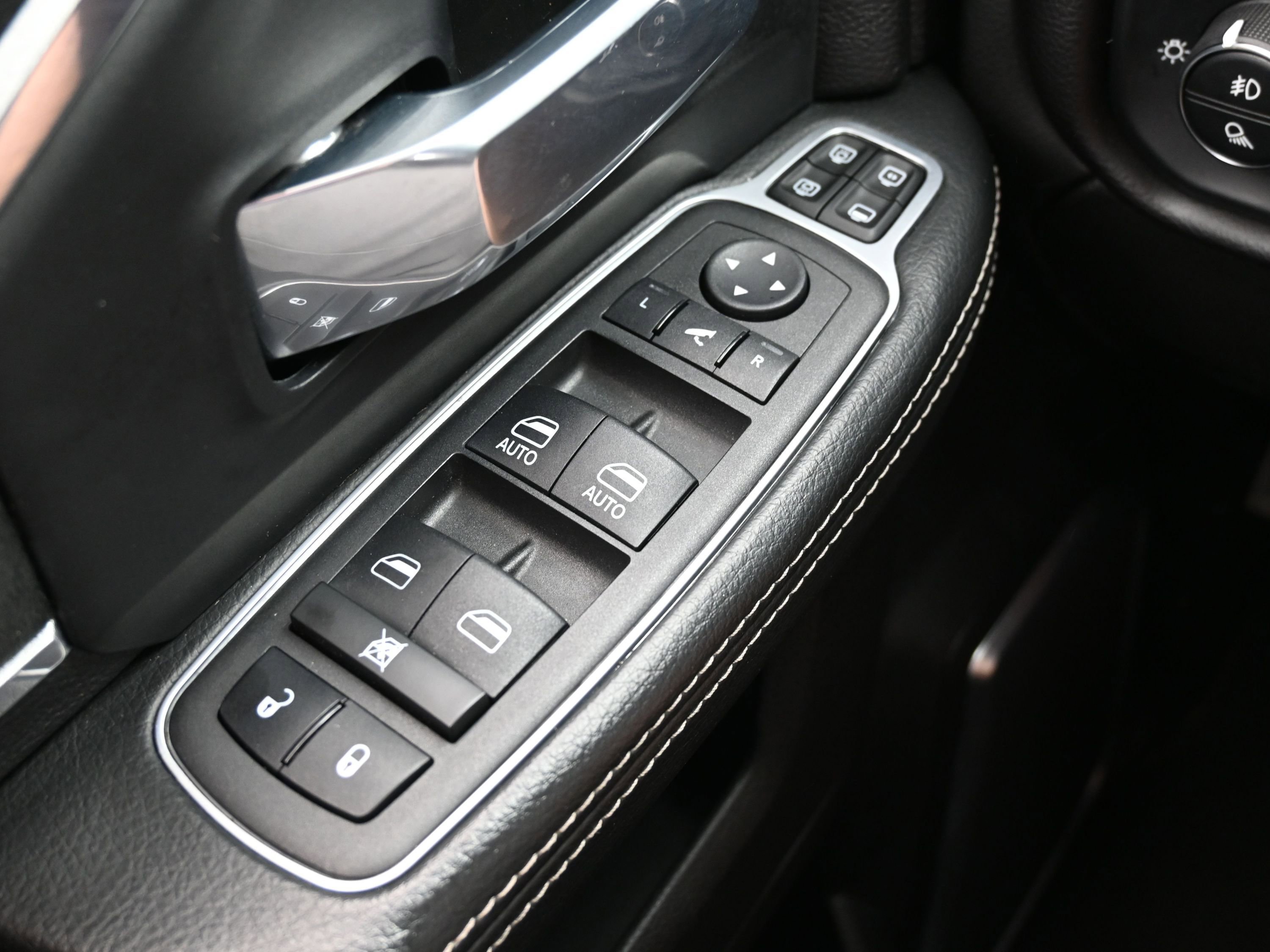 Used 2023 RAM 2500 Laramie AWD/4WD image 25