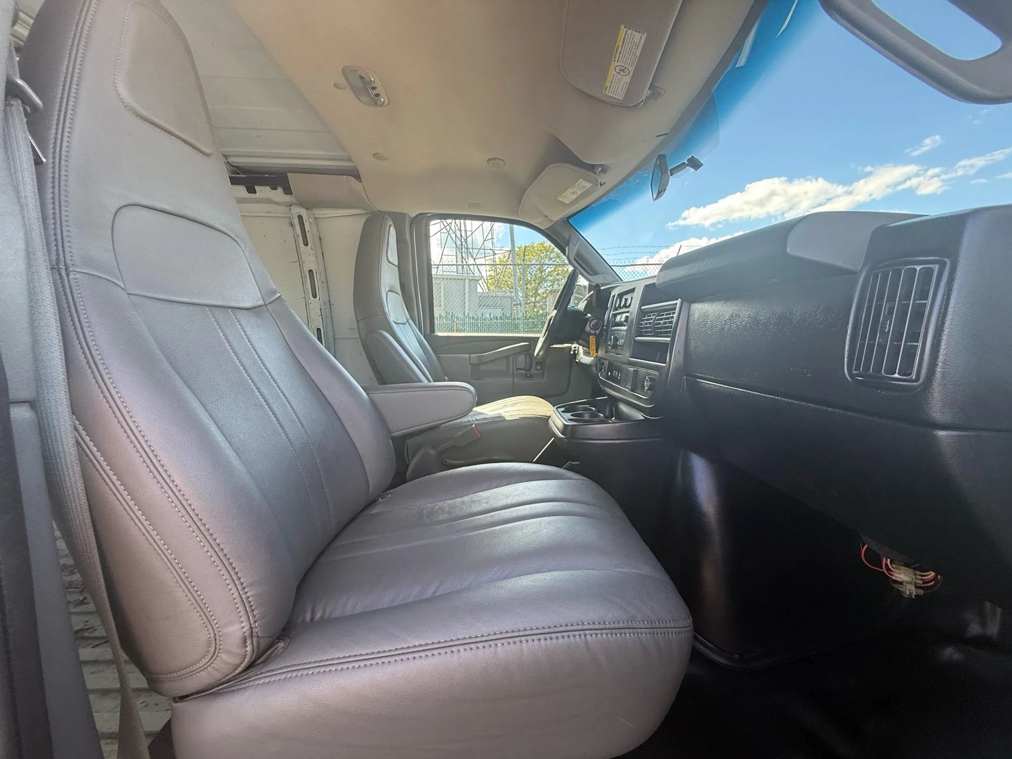 Used 2016 Chevrolet Express 2500 RWD image 44