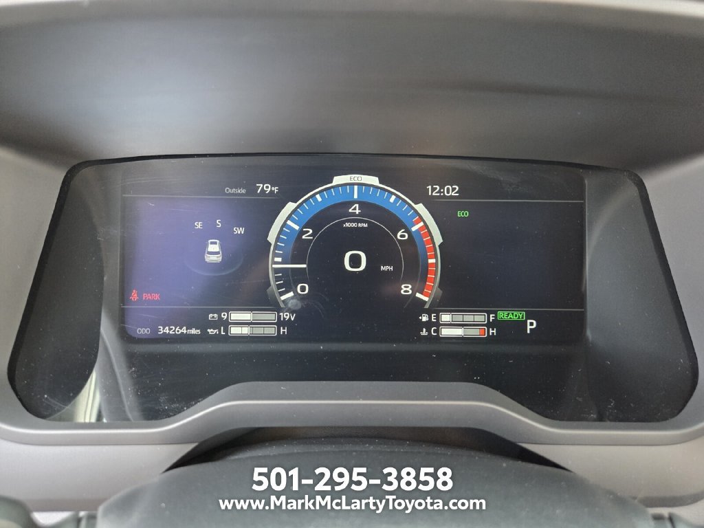 Used 2024 Toyota Sequoia Platinum AWD/4WD image 28