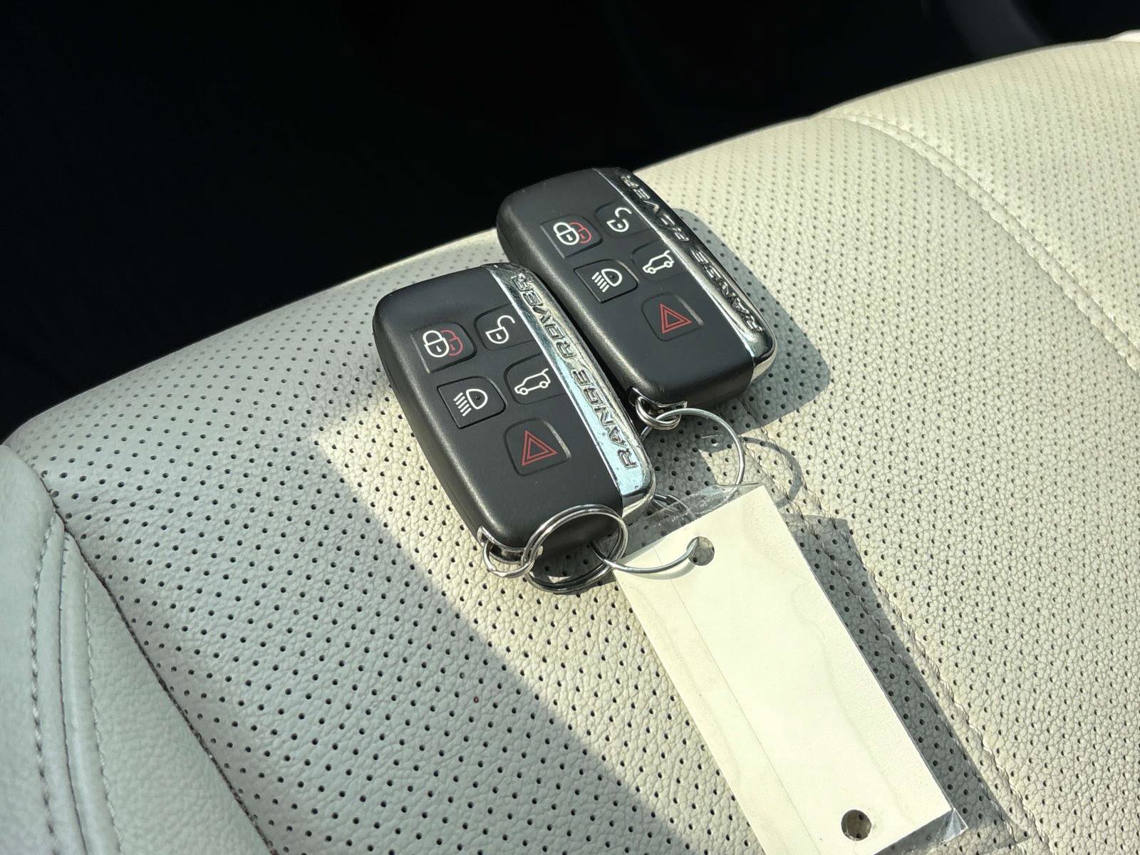 Used 2018 Land Rover Range Rover Velar S image 26