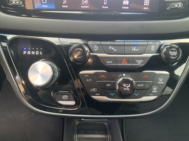 Used 2025 Chrysler Pacifica Select image 30