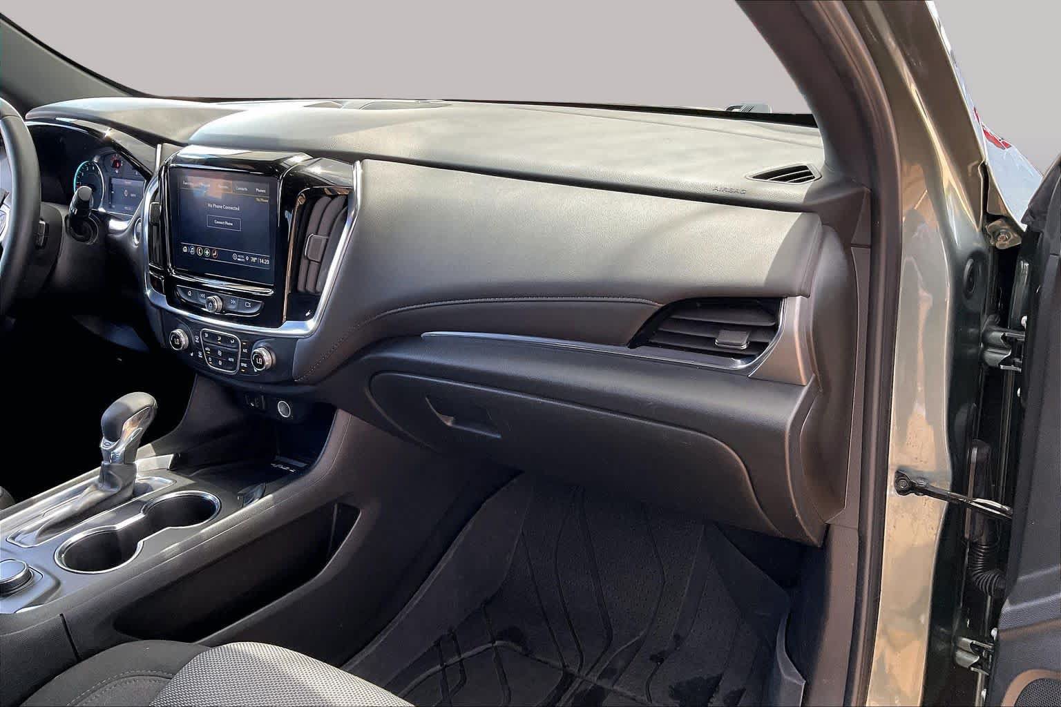 Used 2023 Chevrolet Traverse LT FWD image 17