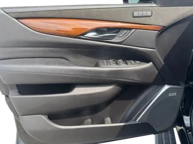 Used 2019 Cadillac Escalade Premium Luxury w/ Escalade Sport Edition AWD/4WD image 11