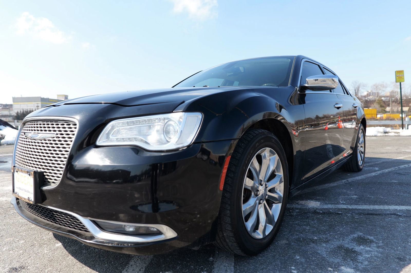 Used 2018 Chrysler 300 Limited image 3