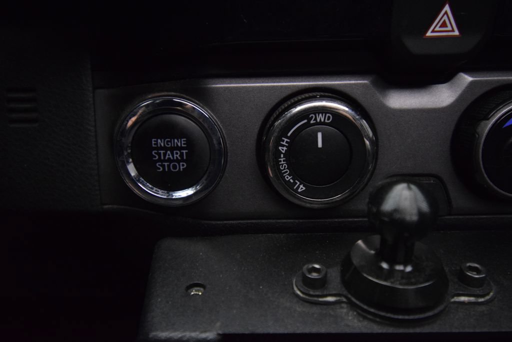 Used 2018 Toyota Tacoma TRD Sport AWD/4WD image 29