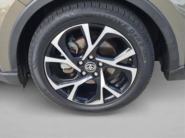 Used 2021 Toyota C-HR XLE FWD image 21