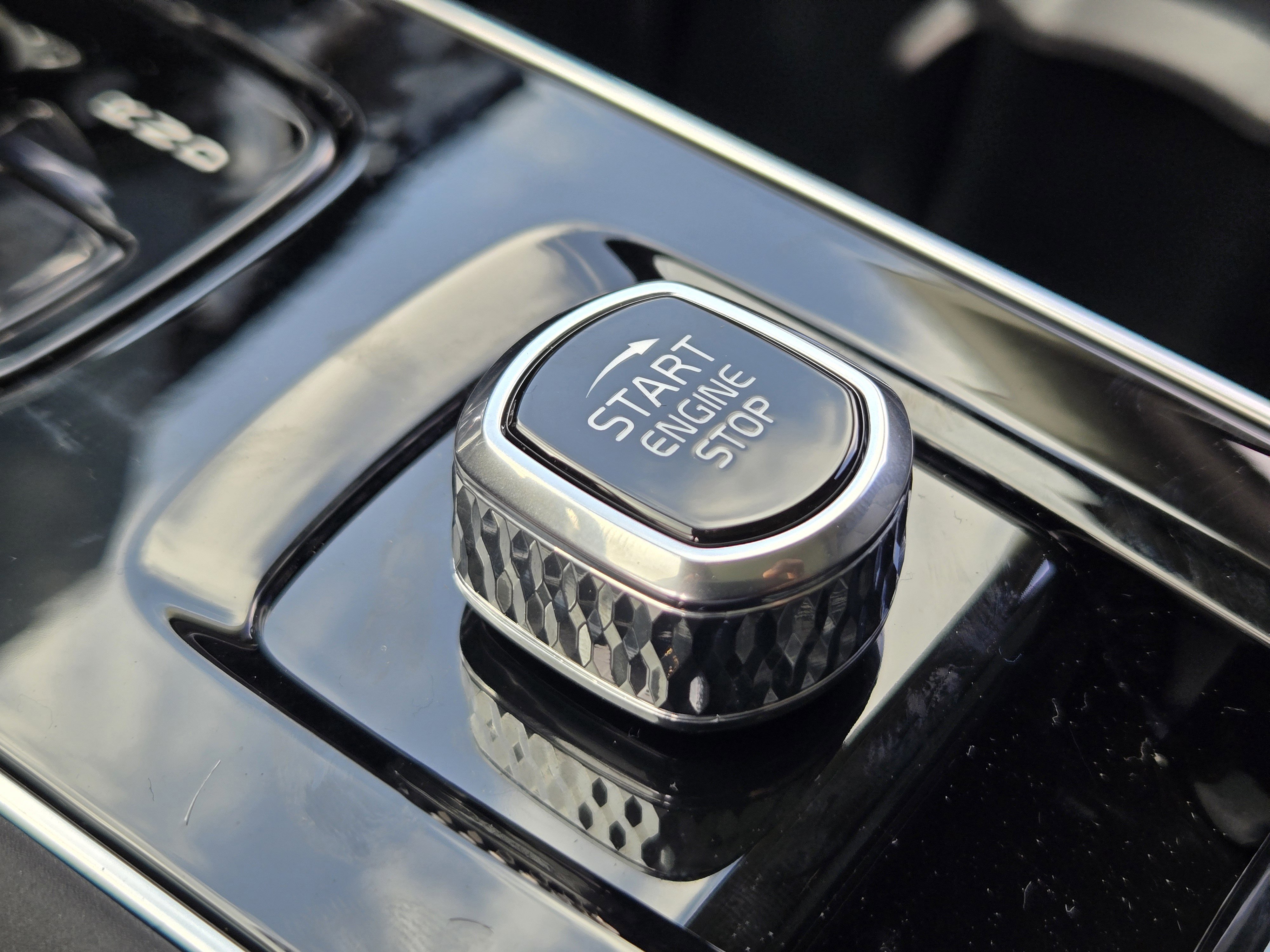 New 2026 Volvo XC90 T8 Ultra w/ Protection Package Premier image 32