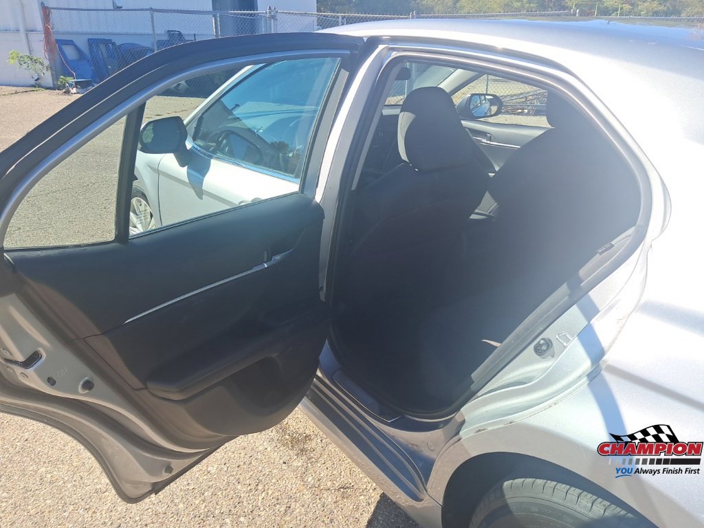 Used 2023 Toyota Camry LE AWD/4WD image 17