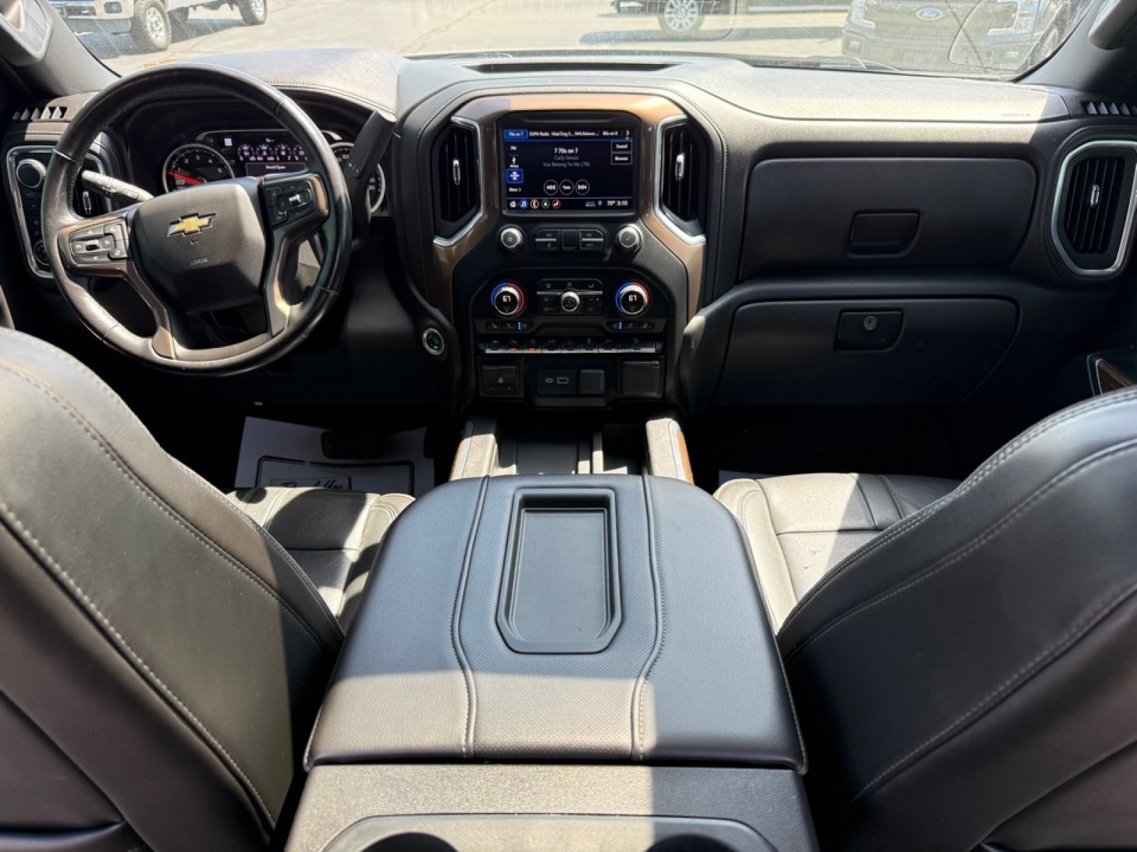 Used 2019 Chevrolet Silverado 1500 High Country w/ Technology Package AWD/4WD image 11