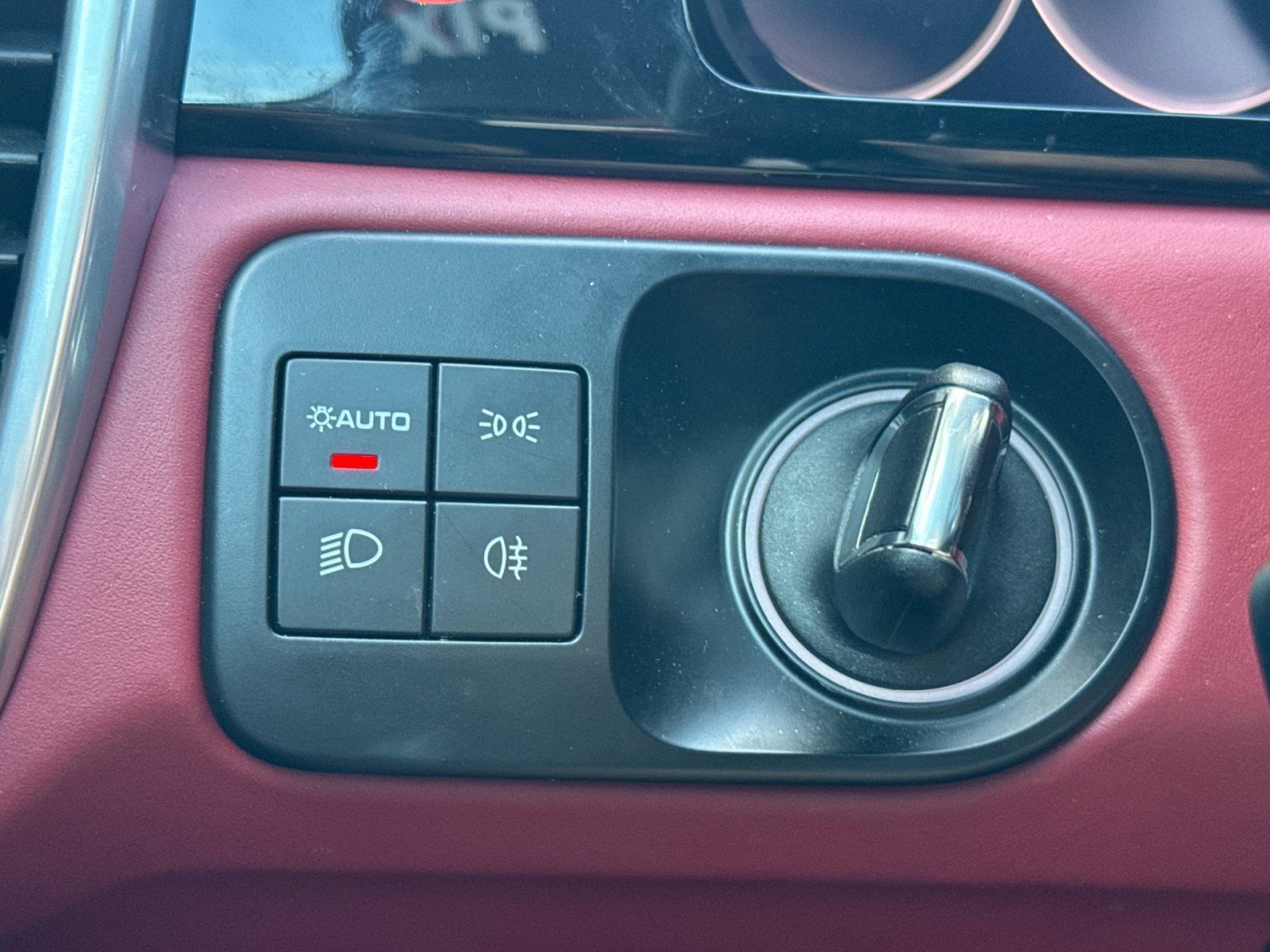 Used 2022 Porsche Cayenne Platinum Edition image 23