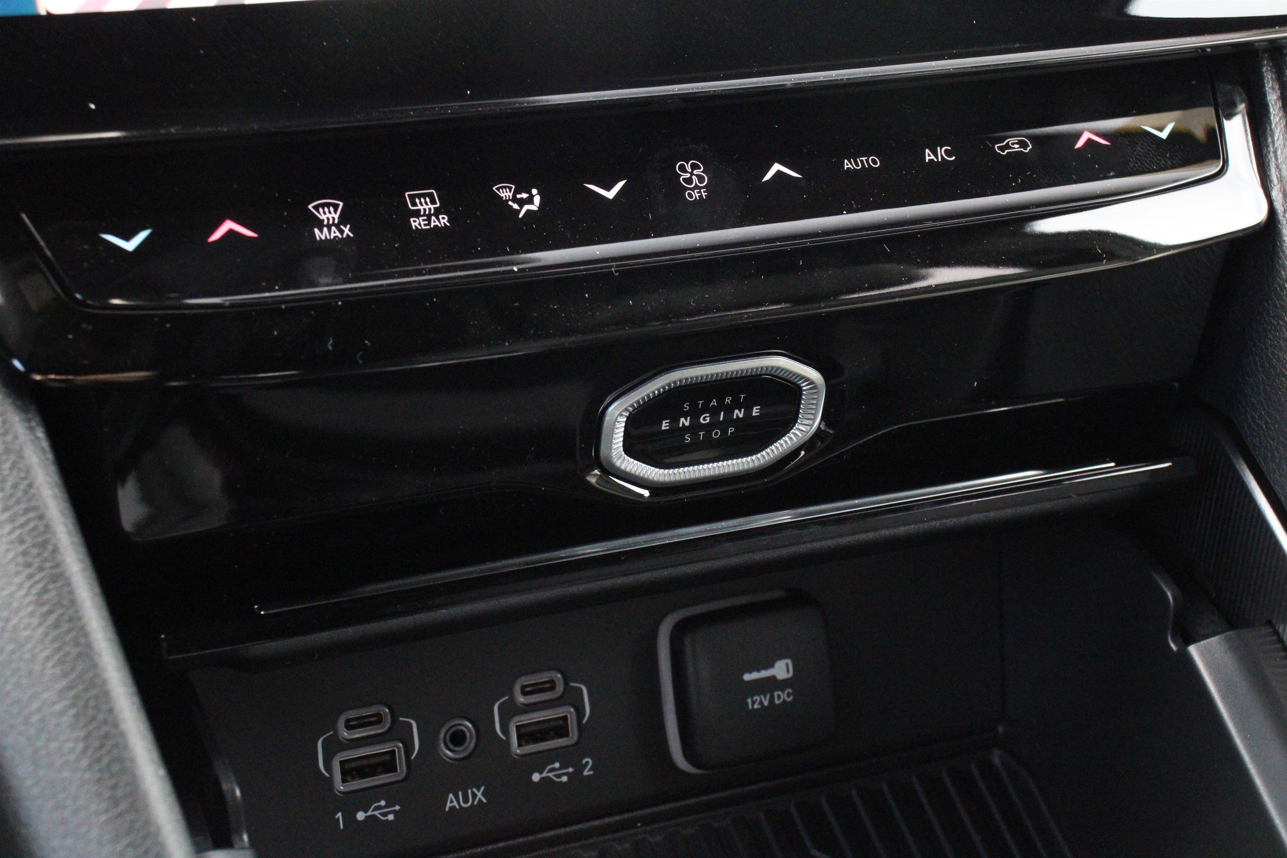 New 2026 Jeep Grand Cherokee Altitude image 21