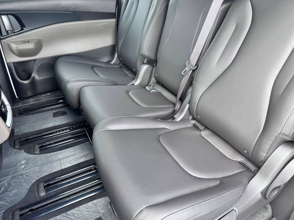 New 2026 Kia Carnival FWD image 27