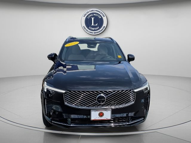 Certified 2025 Volvo XC90 B5 Plus AWD/4WD image 6