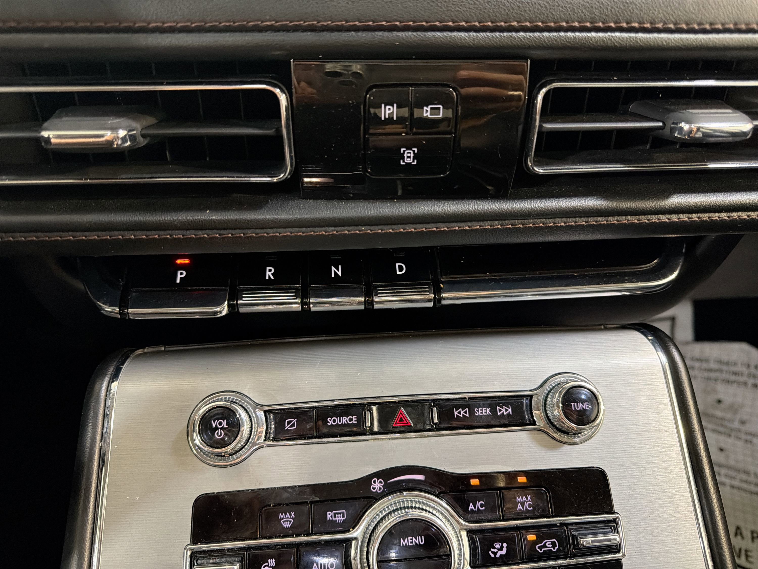 Used 2022 Lincoln Aviator AWD w/ Premium Package image 21