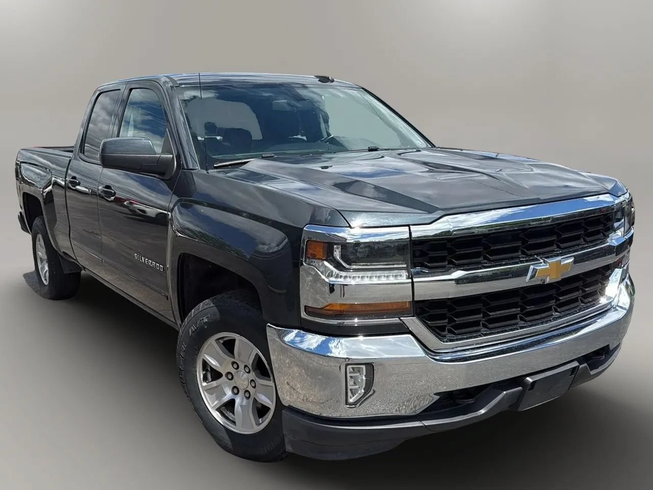 Used 2018 Chevrolet Silverado 1500 LT w/ All Star Edition AWD/4WD image 7