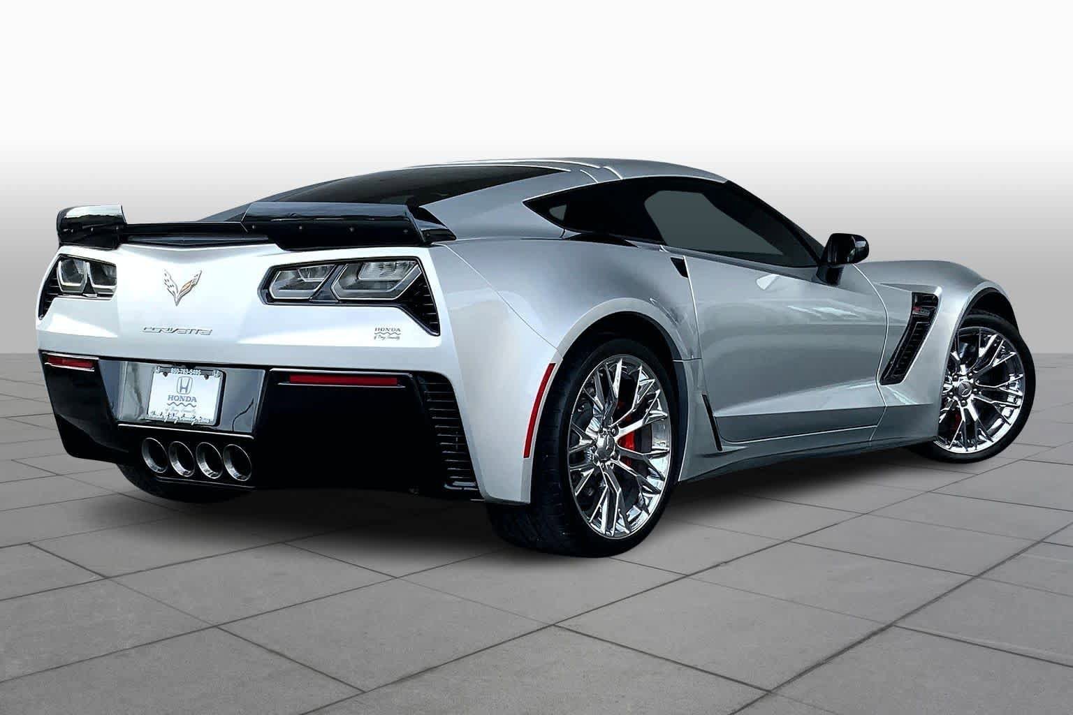 Used 2016 Chevrolet Corvette Z06 w/ 3LZ Preferred Equipment Group RWD image 13