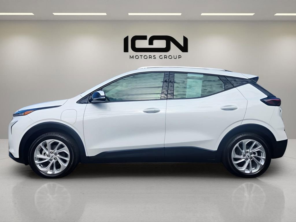 Used 2023 Chevrolet Bolt EUV LT FWD image 2