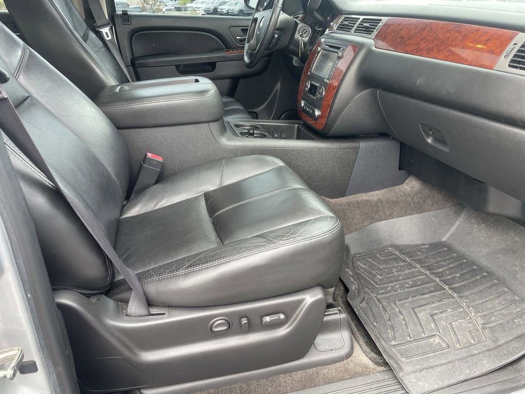 Used 2013 Chevrolet Tahoe LT AWD/4WD image 33