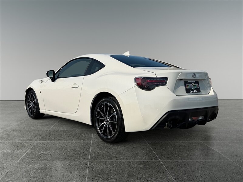 Used 2017 Toyota 86 RWD image 3