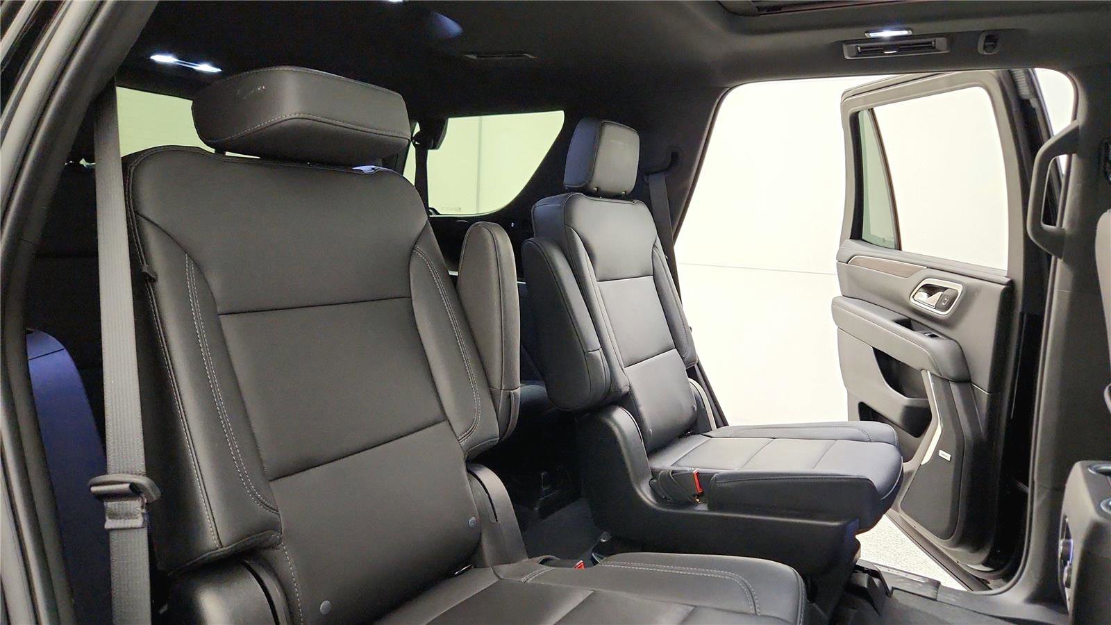 Used 2023 Chevrolet Tahoe Z71 w/ Luxury Package AWD/4WD image 44