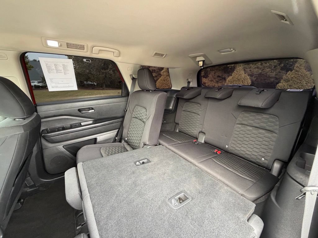 Certified 2022 Nissan Pathfinder SV FWD image 26