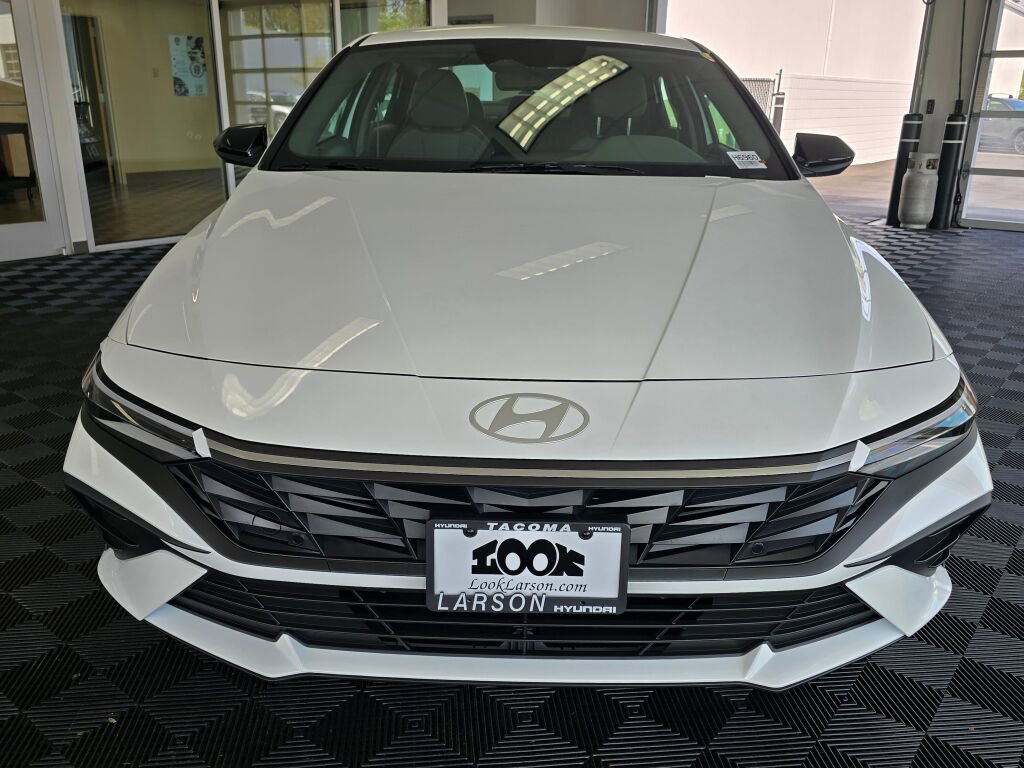 New 2025 Hyundai Elantra SEL image 9