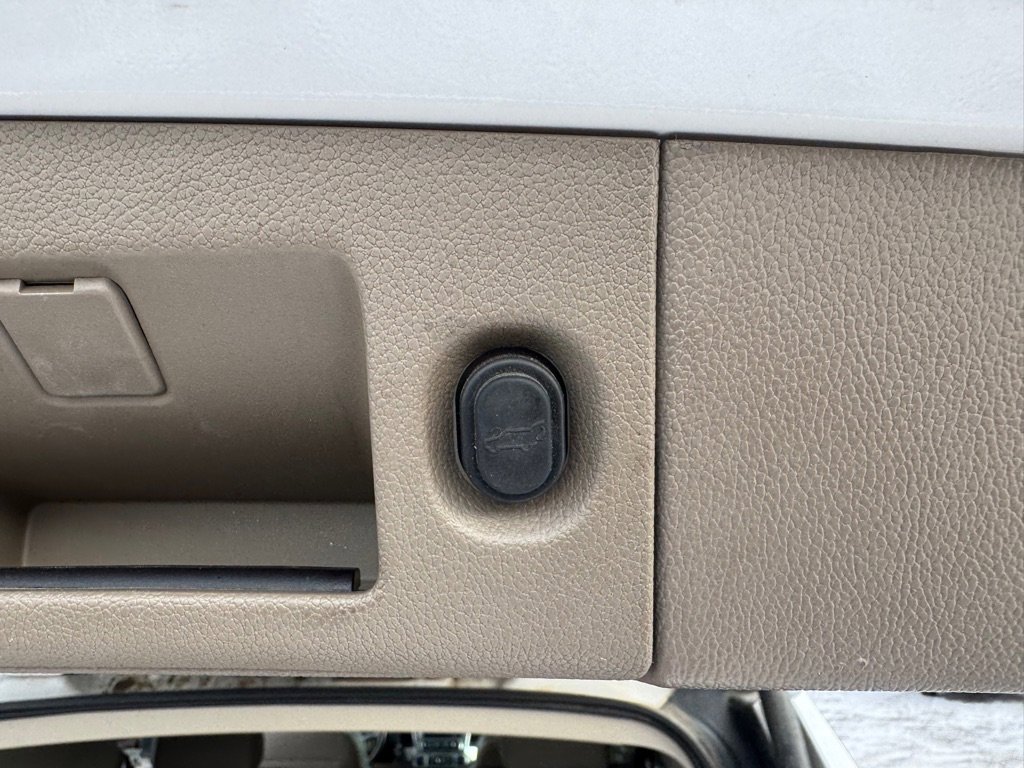 Used 2017 Chevrolet Tahoe LT w/ LT Signature Package image 25