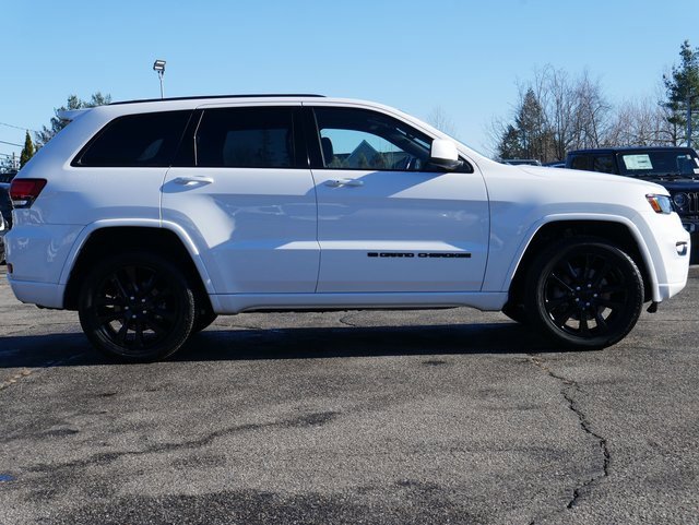 Used 2022 Jeep Grand Cherokee Laredo X image 7