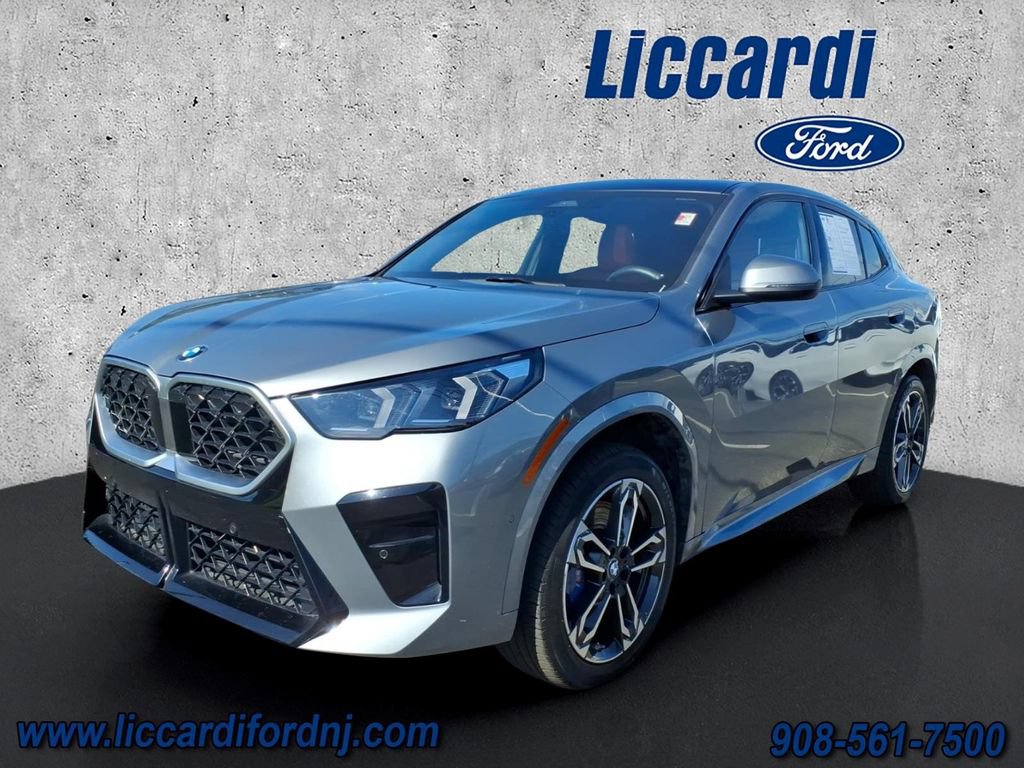 Used 2025 BMW X2 xDrive28i AWD/4WD image 3