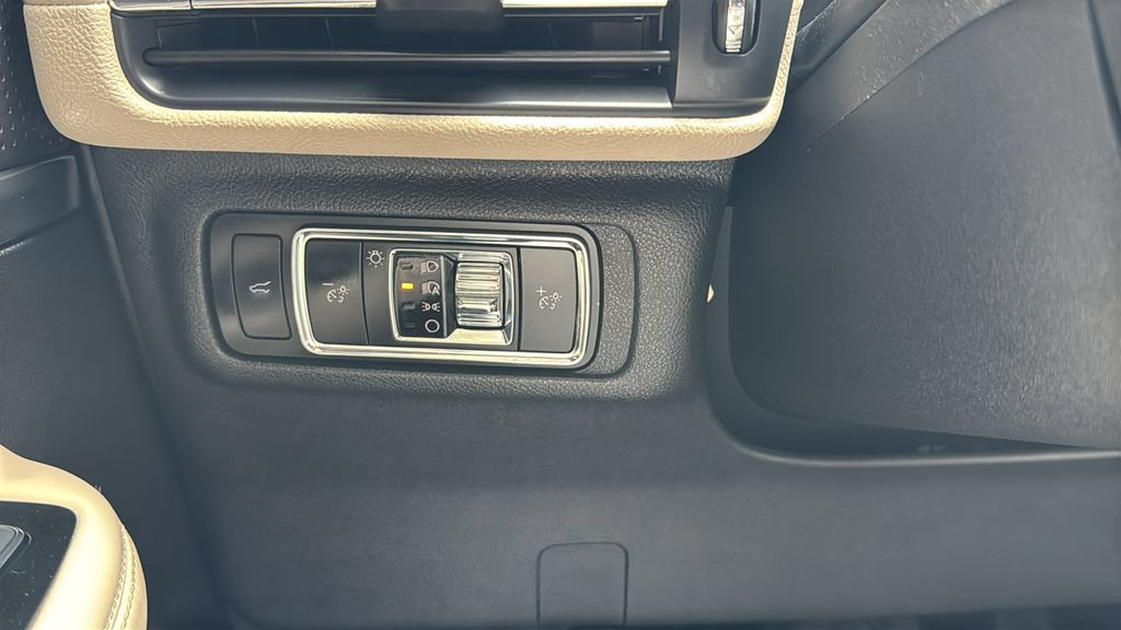 Used 2025 Lincoln Corsair Reserve FWD image 18