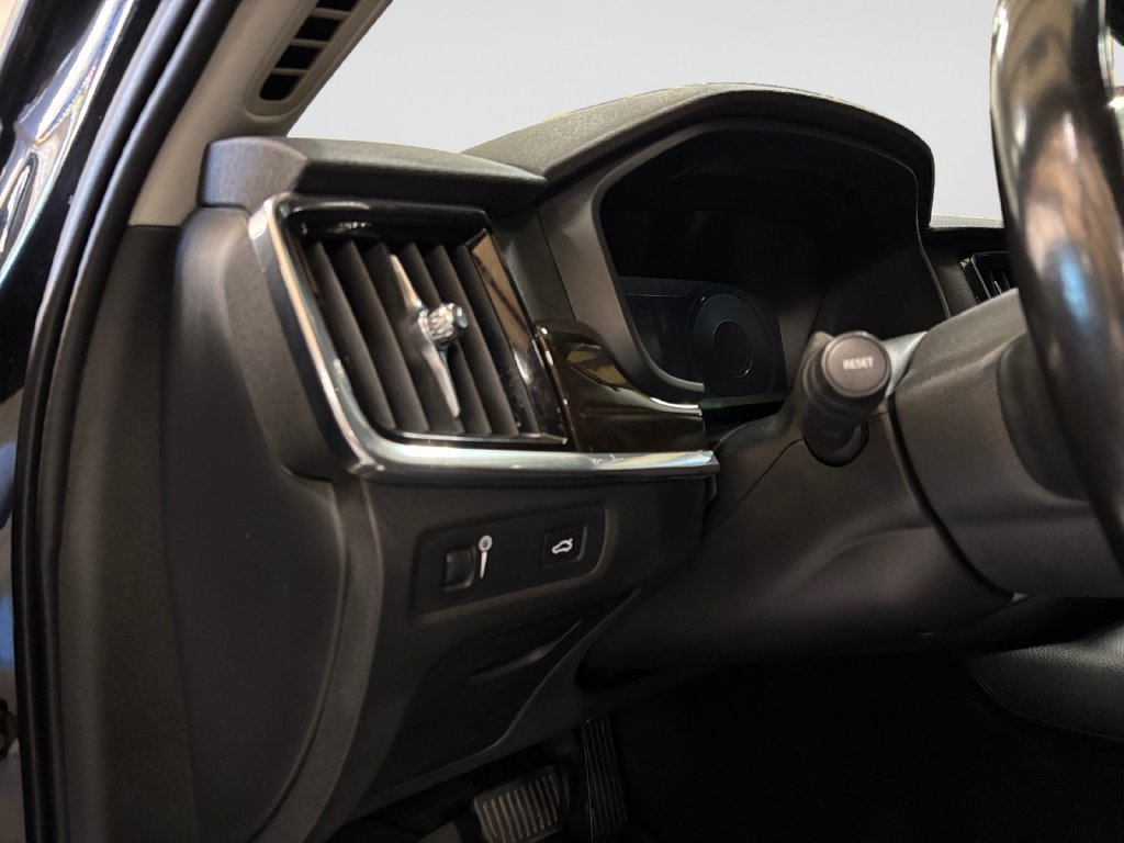 Used 2019 Volvo S90 T5 Momentum AWD/4WD image 31