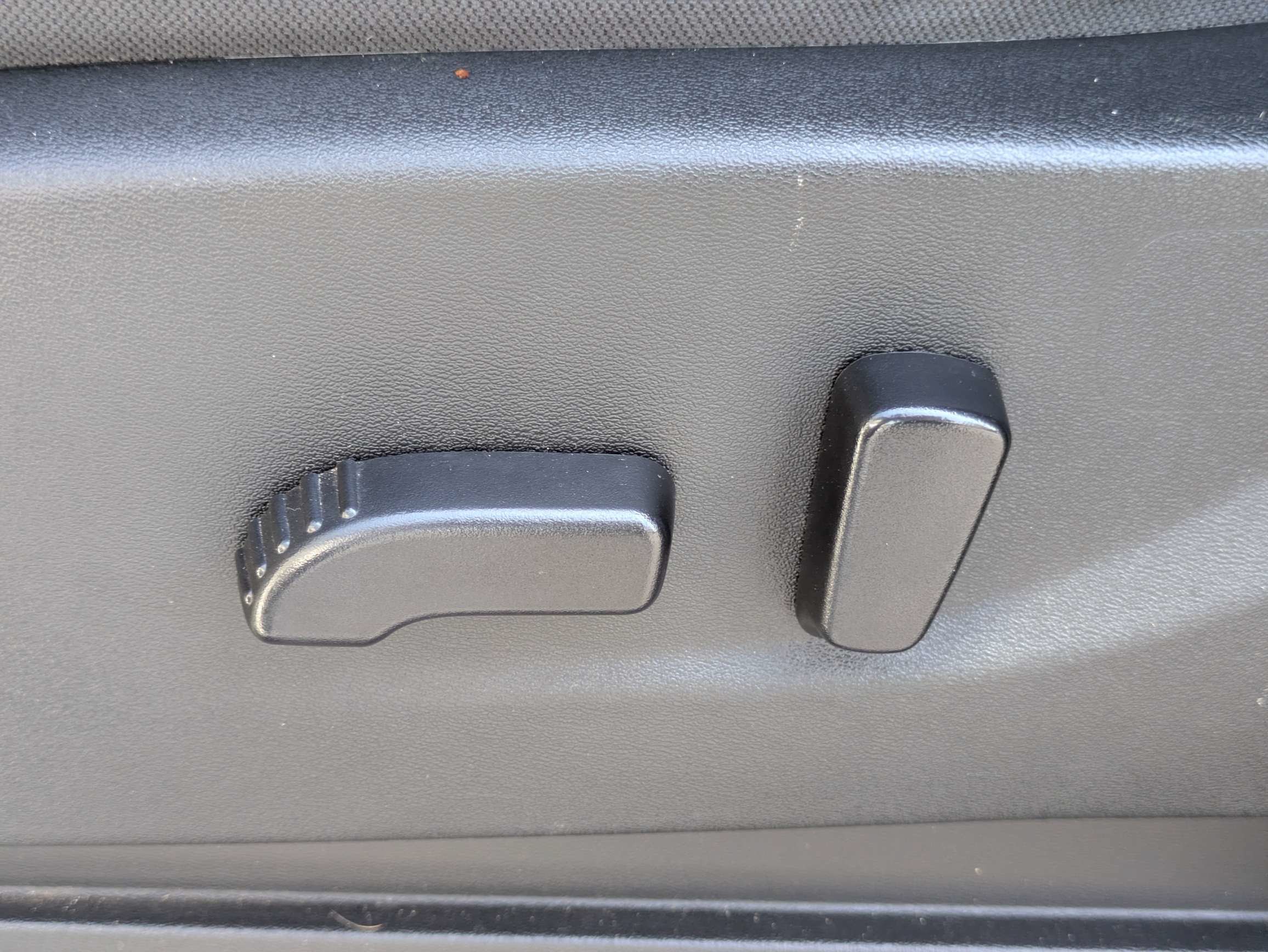 Used 2024 Nissan Frontier SV RWD image 10
