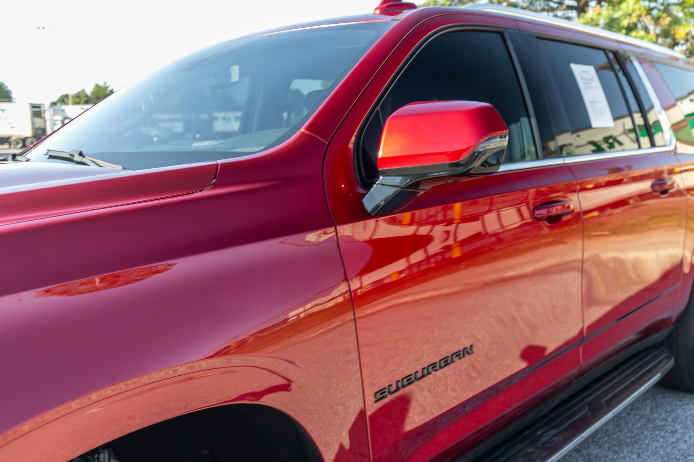 Used 2022 Chevrolet Suburban LT w/ Luxury Package image 3